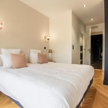 Astoria Hausmannien *