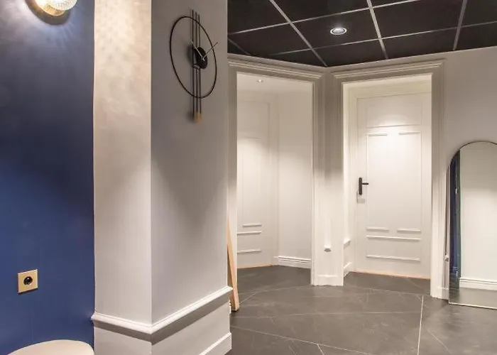 Astoria Hausmannien アパート エクスレバン