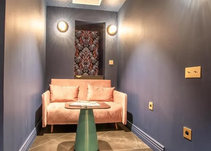 Astoria Hausmannien アパート エクスレバン