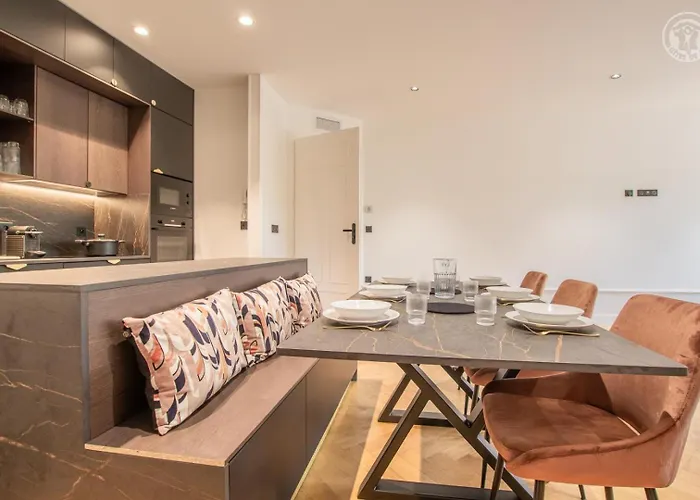 Astoria Hausmannien アパート