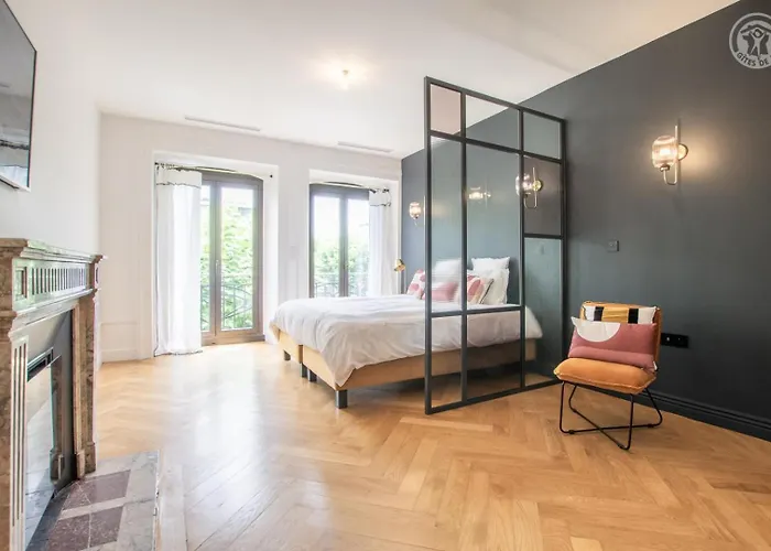 Astoria Hausmannien アパート *